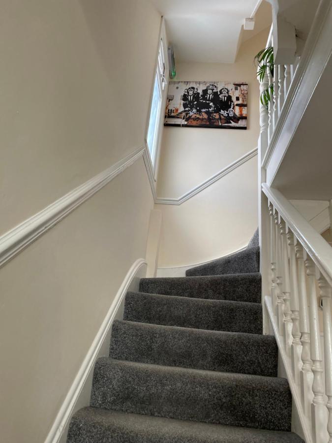 Gladstone Lodge Guest House London Exterior photo